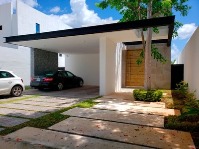 Casa en venta al norte de Mérida, Privada Residencial Arborea