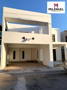 CASA EN VENTA AL PONIENTE DE HERMOSILLO EN OBISPOS RESIDENCIAL