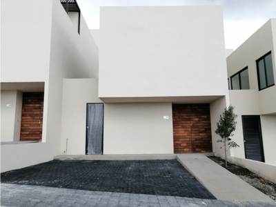 CASA EN VENTA CON ROOF GARDEN EN ZIBATA EL MARQUES QUERETARO GAA