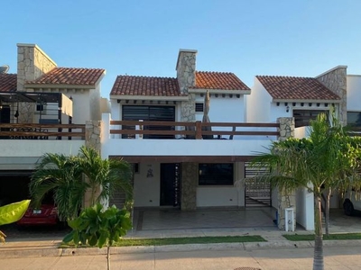 Casa en venta en Azul Pacifico Amueblada frente alberca en Mazatlán
