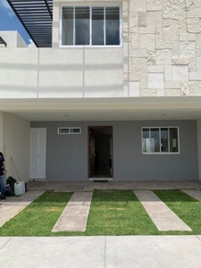 CASA EN VENTA EN RESIDENCIAL VIVANTA AL NORTE DE AGS MOD TREE (IRMA)