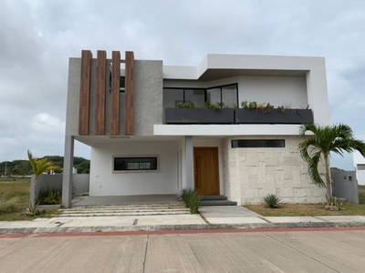 Casa en Venta Fraccionamiento Las Olas, Riviera Veracruzana
