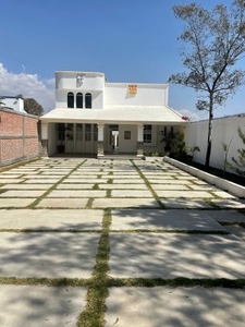 Casa en Venta frente a Lomas de Comanjilla