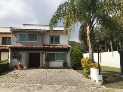 Casa en Venta Recamara en PB, 4 recamaras, Pueblo Nuevo, Querétaro.