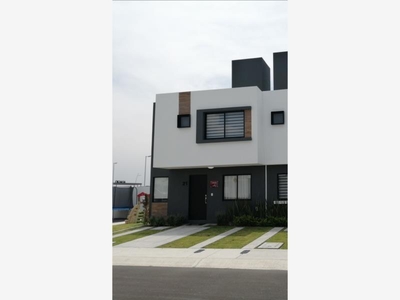 Doomos. Casa en VENTA en ZAKIA!!