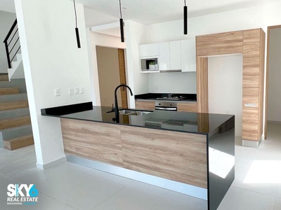 Hermosa Casa en en venta, Residencial Rio Cancún