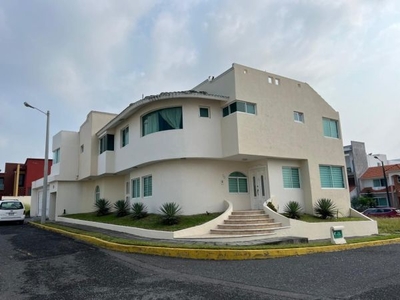 Residencia de 4 Recámaras y alberca cerca de La Playa en Veracruz