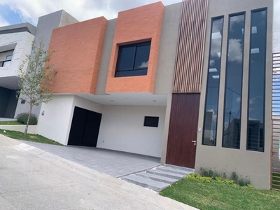 VENTA CASA NUEVA EN LOMAS DEL MOLINO DE 3 RECAMARAS CON VESTIDOR Y BAÑO COMPLETO