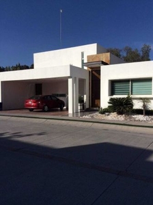 VENTA DE CASA SEMINUEVA DE UNA PLANTA EN EL MAYORAZGO RESIDENCIAL DE LEÓN, GTO.