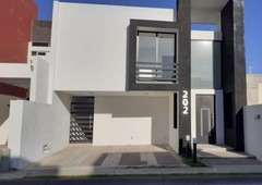 casa en q campestre residencial, al poniente.