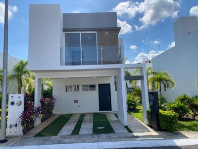 Casa en RENTA de 3 recamaras en Sm 523 Cancun