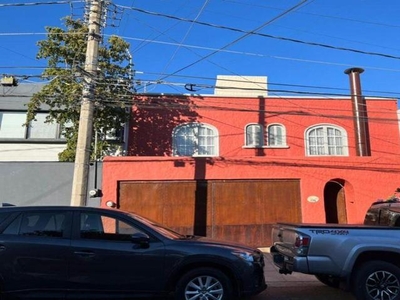 CASA EN VENTA EN FLORENCIA PROVIDENCIA CON 4 RECAMARAS EXCELENTE UBICACION