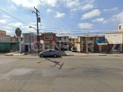 Casa En Venta De Dos Recamaras Frente Al Itt En Otay En Tijuana Bc