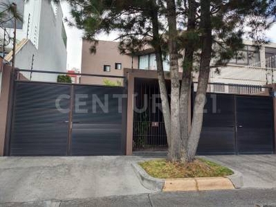 Residencia en venta en Cd. Satélite, Naucalpan, Mex.