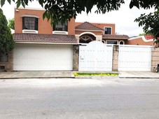 doomos. casa en renta semi equipada en zona contry cerca del tec mty