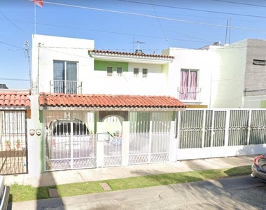 VENTA CASA EN UH LOS ARRAYANES GUADALAJARA JALISCO