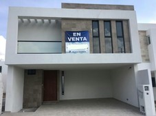 Residencia en Privada San Ángel 1, Frente Área Verde, Zona Villamagna, Lomas