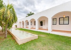 Casa en venta en Cholul, 1952 m2 de terreno, totalmente amueblada, Yucatán