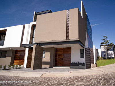 Casa Venta N. Refugio Recámara En Planta Baja Y Roof Garden Querétaro