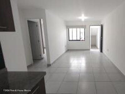 Departamento Segunda Mano En Planta Baja, 2 Recamaras - Venta, Zakia