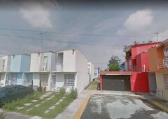 casa en bosque de eucalipto en tultepec