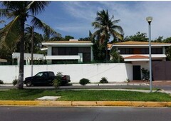 Doomos. Casa en renta para oficina en Fracc. Costa de Oro, Boca del Rio