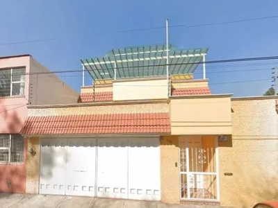 Casa A La Venta Con Excelente Ubicación En Azcapotzalco, Petrolera En Un Increíble Remate Bancario