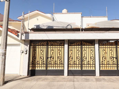 Casa En Venta En Morelia, Col. Valle Quieto