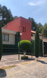 Hermosa Casa Remodelada, En Lomas De Las Palmas