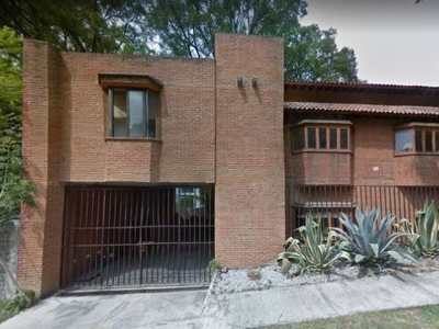 Remato Casa En Sabino 201, Rancho Cortes, Cuernavaca, Morelos. Casa Imponente En Excelente Zona De Cuernavaca. No Dejes Pasar Esta Oportunidad