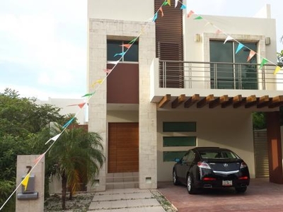 CASA VENTA CUMBRES CANCUN OPORTUNIDAD