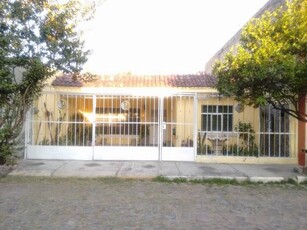 Vendo casa muy amplia en la colonia Mariano Otero