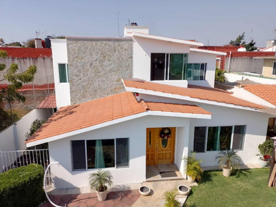 Compra Esta Fabulosa Casa, Amplia Y Cómoda Con Alberca En Cuautla Morelos