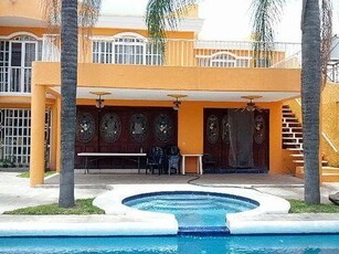 Doomos. Casa en Venta en Tlajomulco de Zuñiga