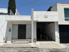 casa en venta en el casco urbano de san pedro garza garcia