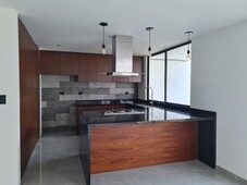 RESIDENCIA EN VENTA LOMAS DE ANGELOPOLIS ACABADOS DE PRIMERA, PUEBLA