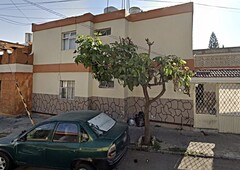 hermosos edificio multiuso con 6 recamaras en esquina