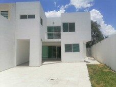 Rento casa en Canteras de San Agustín en $25,000 pesos
