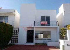 respira tranquilidad - vive en una de las mejores zonas de querétaro -casa en venta