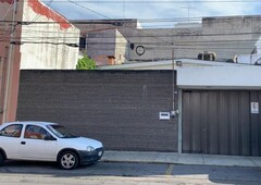 venta casa amplia, céntrica, col. barrio de santiago, zona upaep