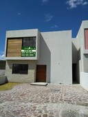 Casa en Venta en Altozano Residencial, Queretaro. Vigilancia las 24 hrs