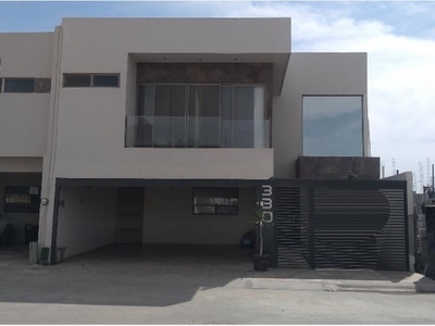 Casa Sola En Venta Fracc. Los Viñedos