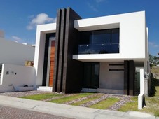 Casa residencial en Venta, Juriquilla Querétaro con estudio