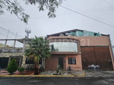 Casa con bodega en venta en Colonia Mirasol, Monterrey, Nuevo León