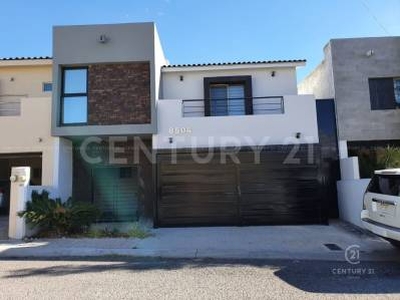 CASA EN VENTA EN RINCONES DEL PEDREGAL, CHIHUAHUA CHIH.