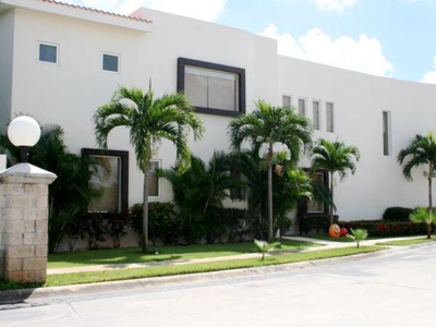 Casa de Lujo en Venta 4 recamaras con alberca y seguridad Villa Magna Cancun