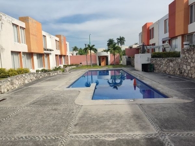 Casa en Condominio Cluster con alberca en Xochitepec