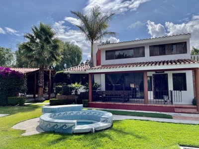 Casa en Venta Atlixco, Puebla con Alberca, Palapa y Jardín en Área Común