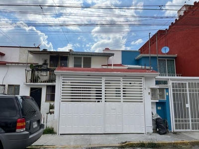 CASA EN VENTA CON RECAMARA EN PB FRENTE CIUDAD JUDICIAL, CERCA DEL PERIFERICO