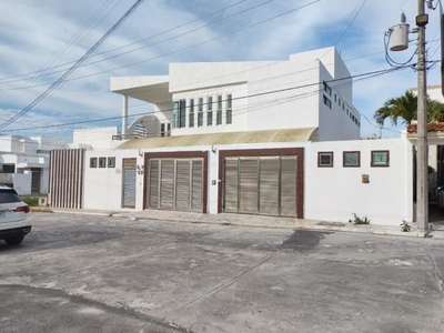 CASA EN VENTA EN CAMPECHE: FRACC. LOMAS DE LAS FLORES 2